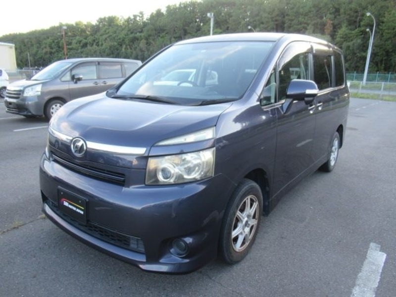 TOYOTA　VOXY