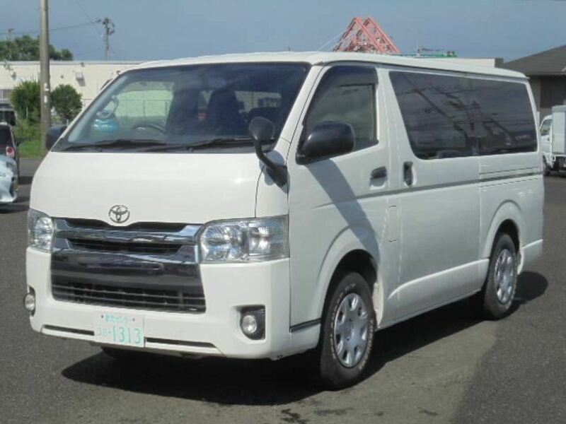 TOYOTA　HIACE VAN