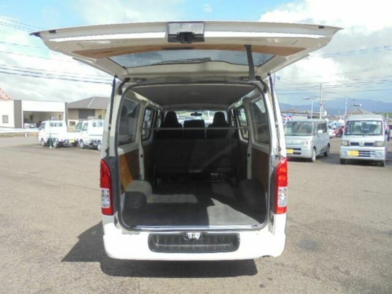 HIACE VAN-46