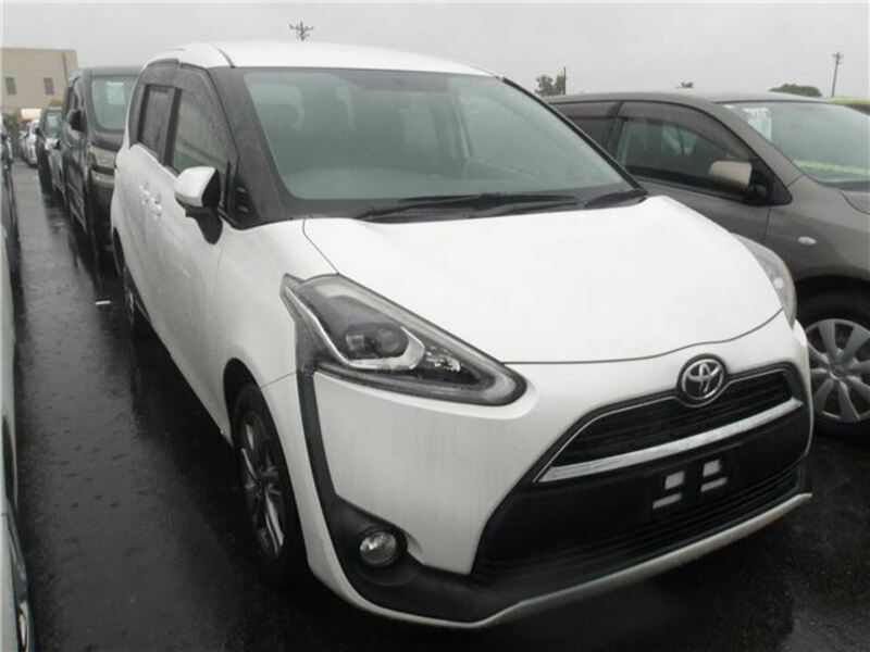 TOYOTA　SIENTA