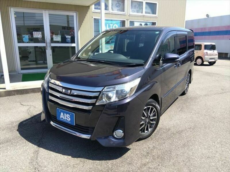 TOYOTA　NOAH