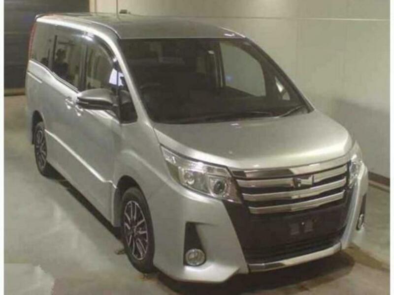 TOYOTA　NOAH