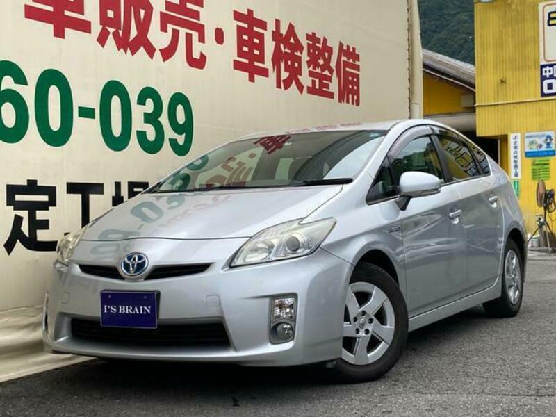 TOYOTA　PRIUS