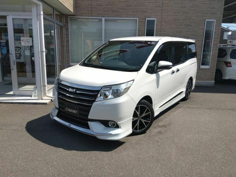 TOYOTA　NOAH