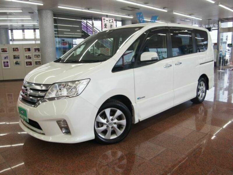 NISSAN　SERENA