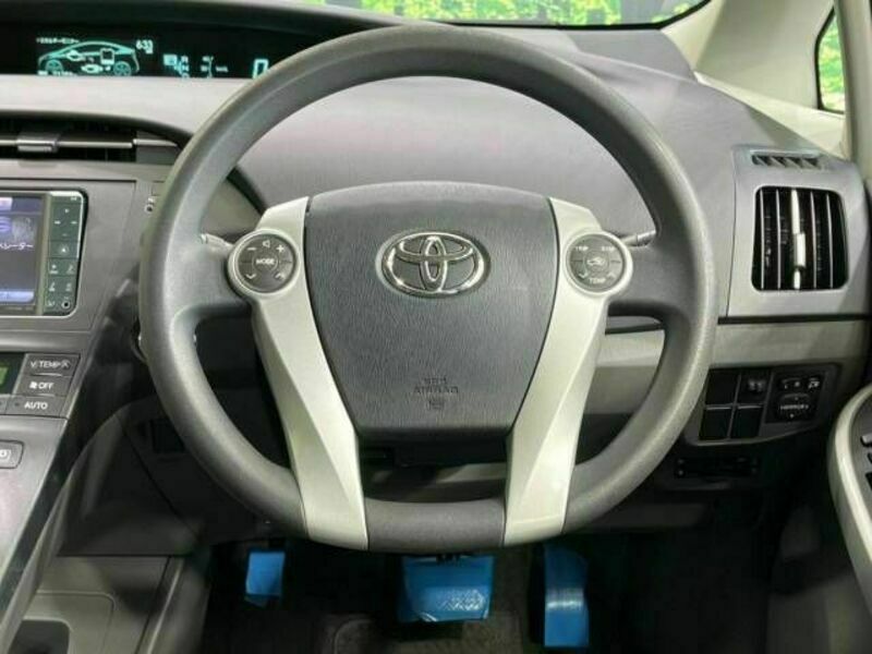 PRIUS-11