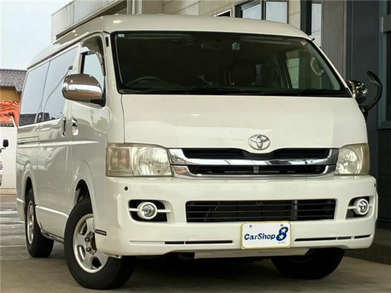 TOYOTA　HIACE