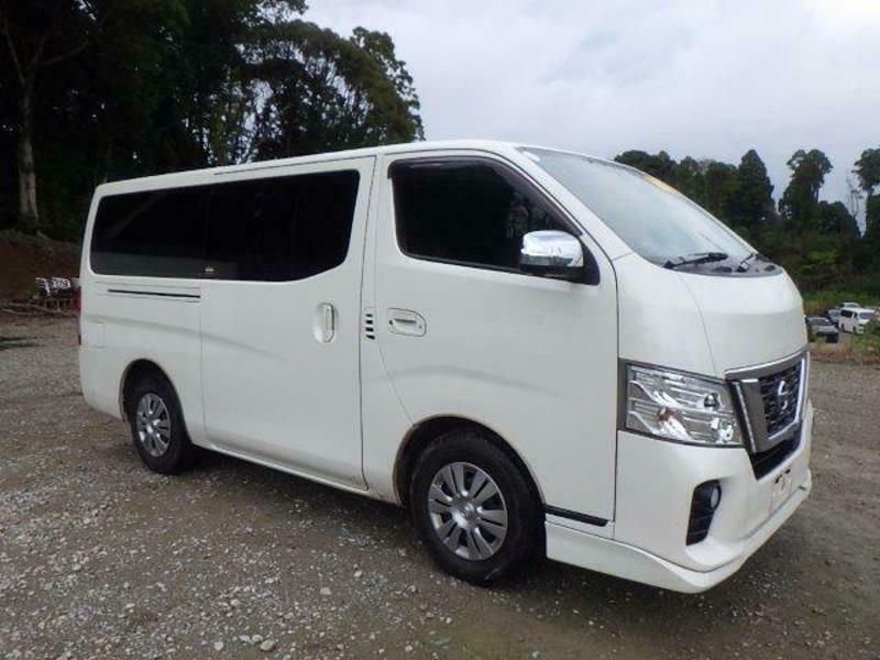 NISSAN　NV350 CARAVAN