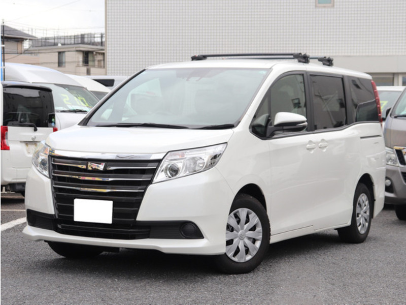 TOYOTA　NOAH