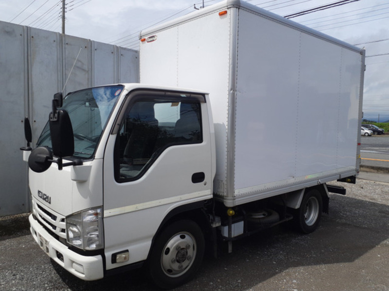 ISUZU　ELF