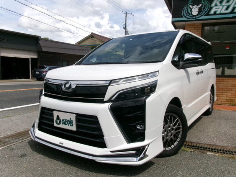 TOYOTA　VOXY