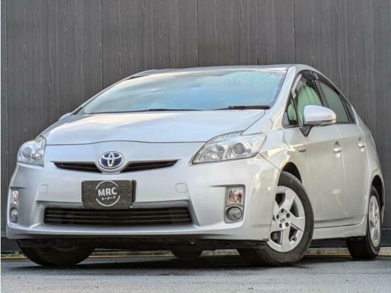 TOYOTA　PRIUS