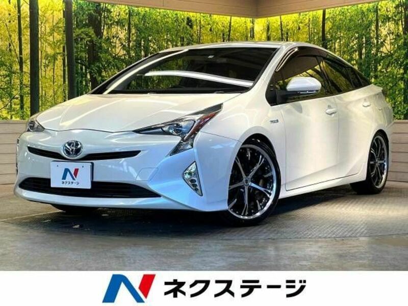 TOYOTA　PRIUS