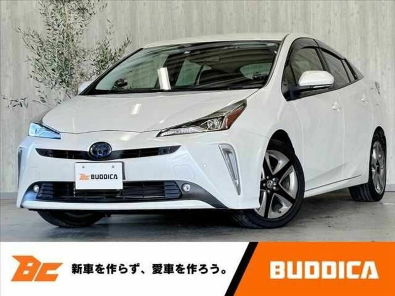 TOYOTA　PRIUS