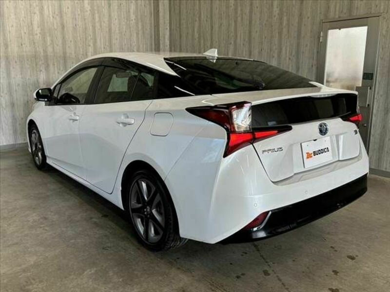 PRIUS-11