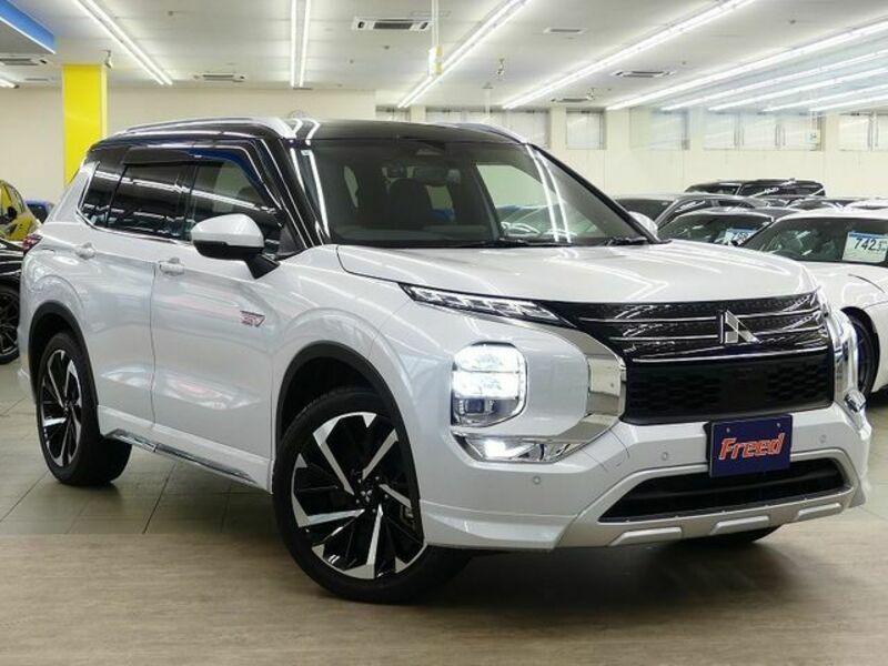 MITSUBISHI　OUTLANDER PHEV