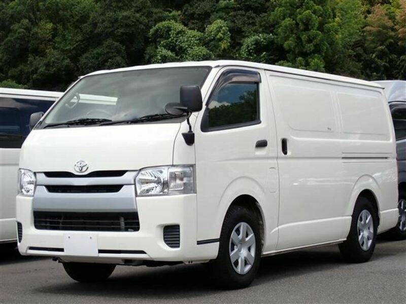 TOYOTA　HIACE VAN