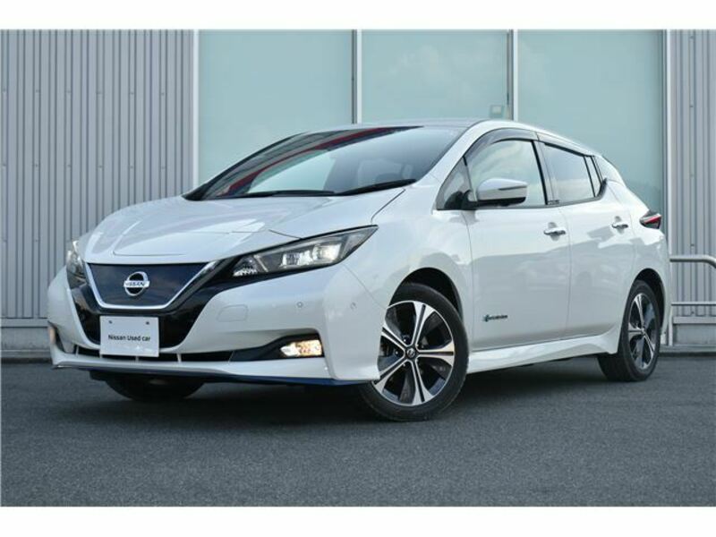 NISSAN　LEAF