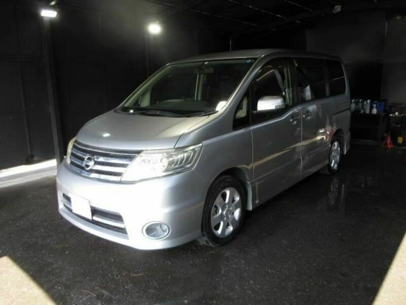 NISSAN　SERENA