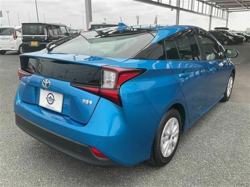 PRIUS-8