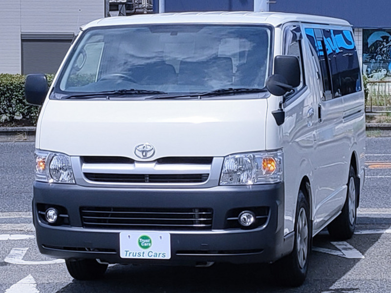 TOYOTA　HIACE VAN