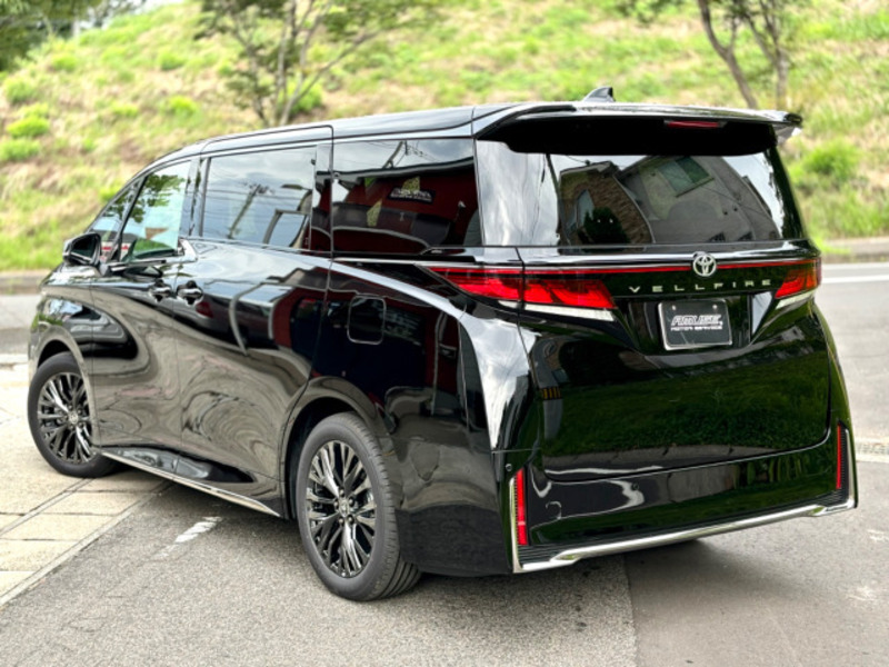 VELLFIRE-1