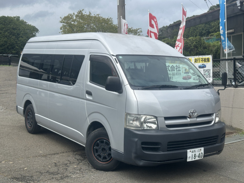 TOYOTA　HIACE VAN