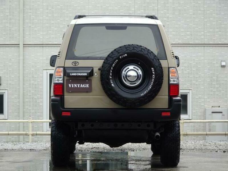 LAND CRUISER PRADO-9