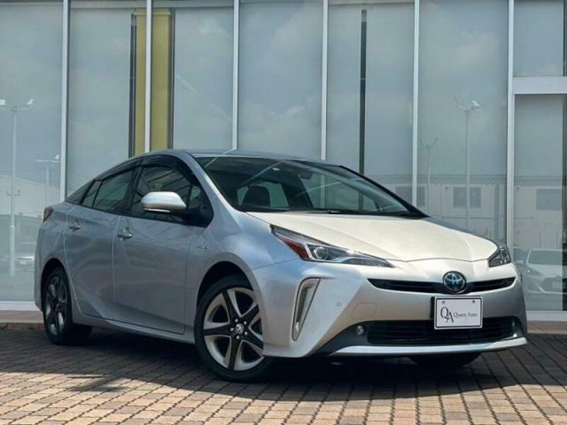 TOYOTA　PRIUS