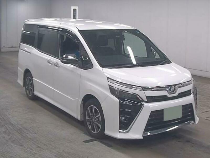 TOYOTA　VOXY