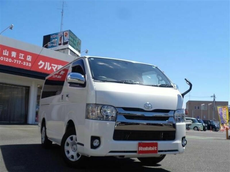 TOYOTA　HIACE