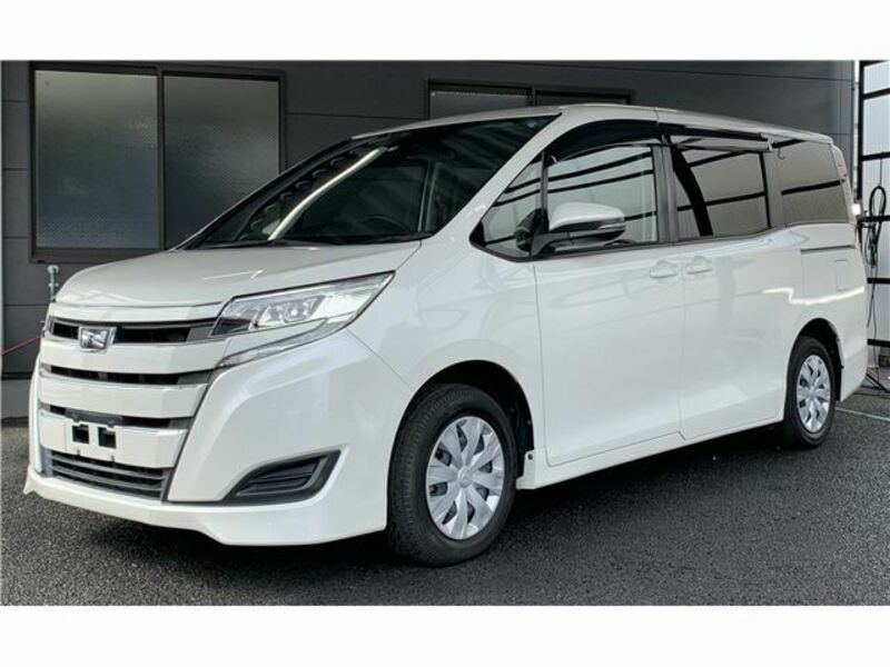 TOYOTA　NOAH