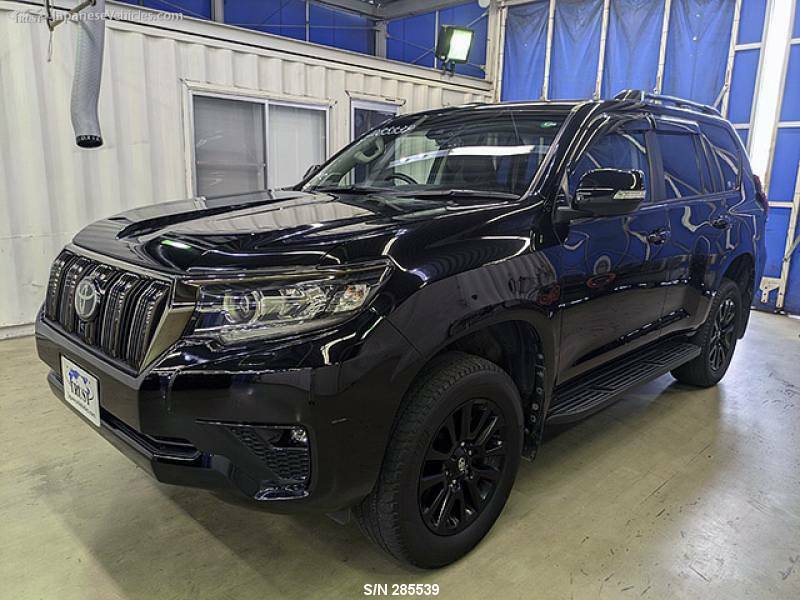 TOYOTA　LAND CRUISER PRADO