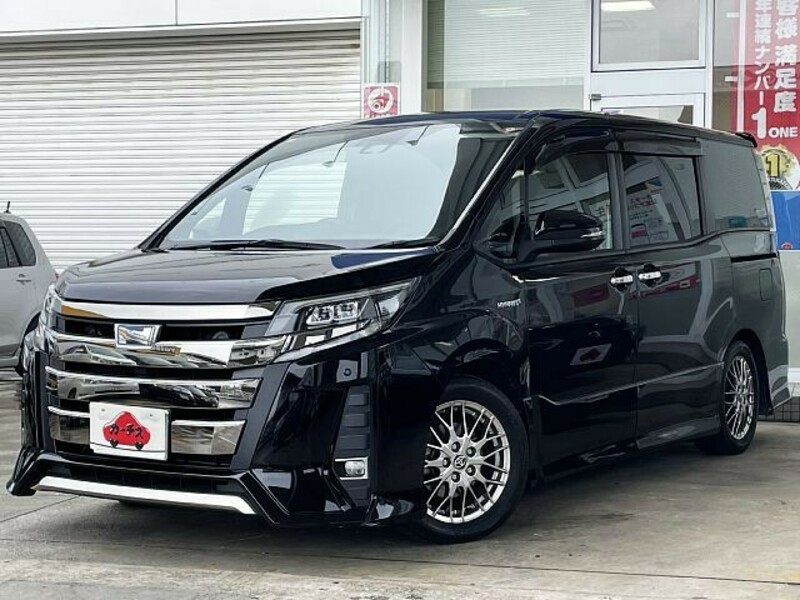 TOYOTA　NOAH