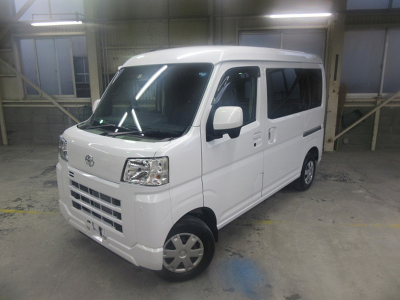 TOYOTA　PIXIS VAN