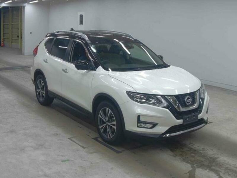 NISSAN　X-TRAIL