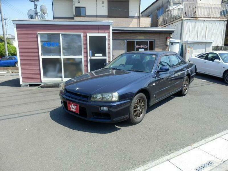 NISSAN　SKYLINE