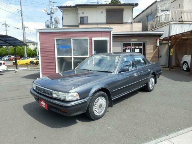 TOYOTA　CRESTA