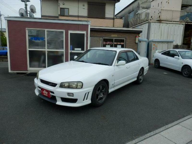 NISSAN　SKYLINE