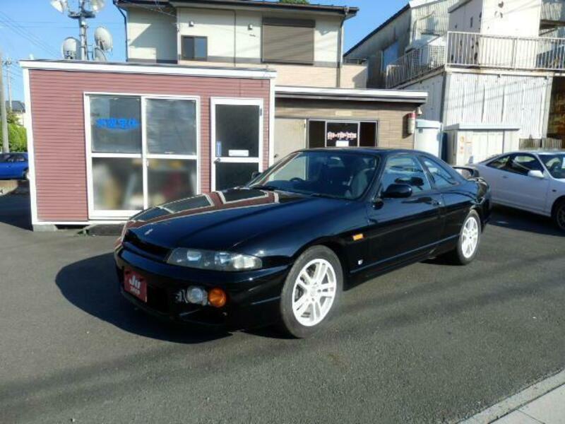 NISSAN　SKYLINE