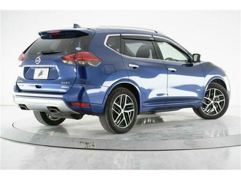 X-TRAIL-1