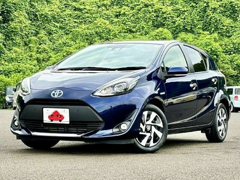 TOYOTA　AQUA