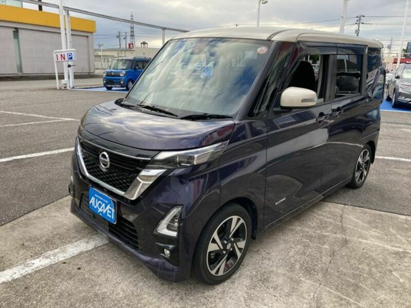 NISSAN　ROOX