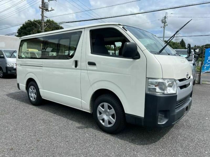 TOYOTA　HIACE VAN