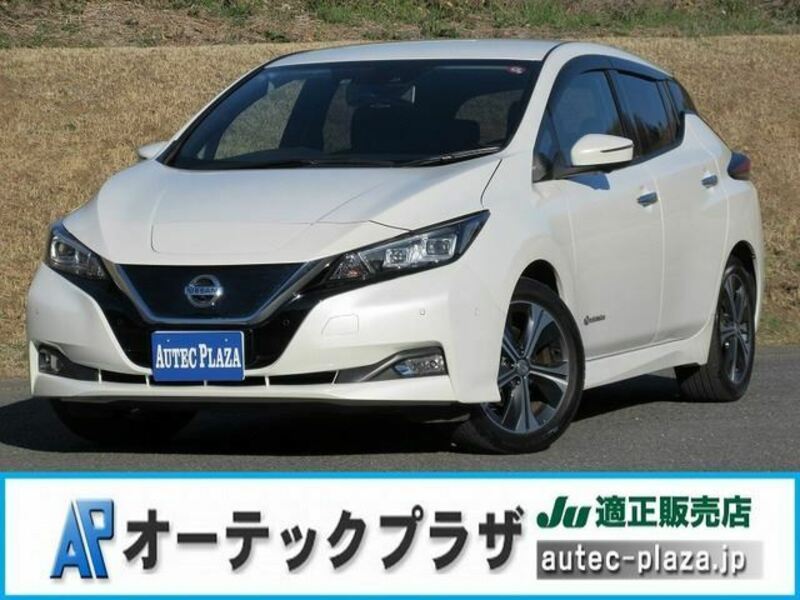 NISSAN　LEAF