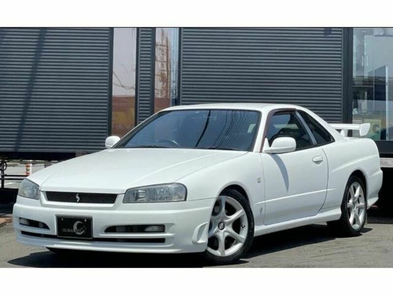 NISSAN　SKYLINE