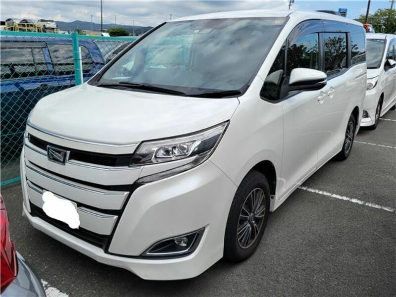 TOYOTA　NOAH