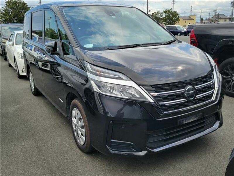 NISSAN　SERENA