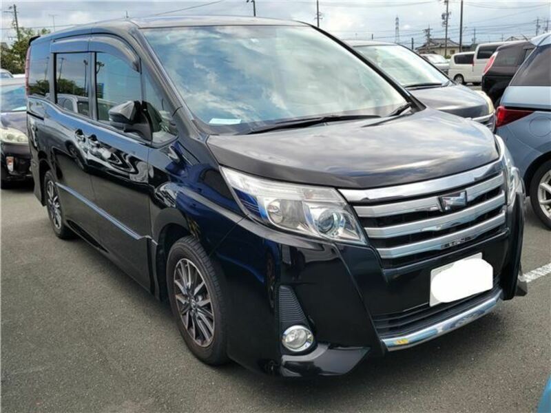 TOYOTA　NOAH