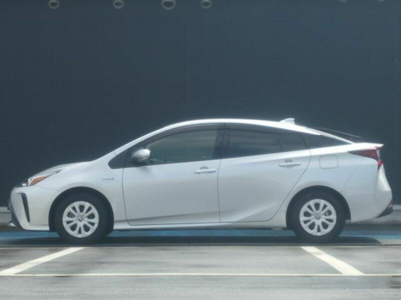 PRIUS-16